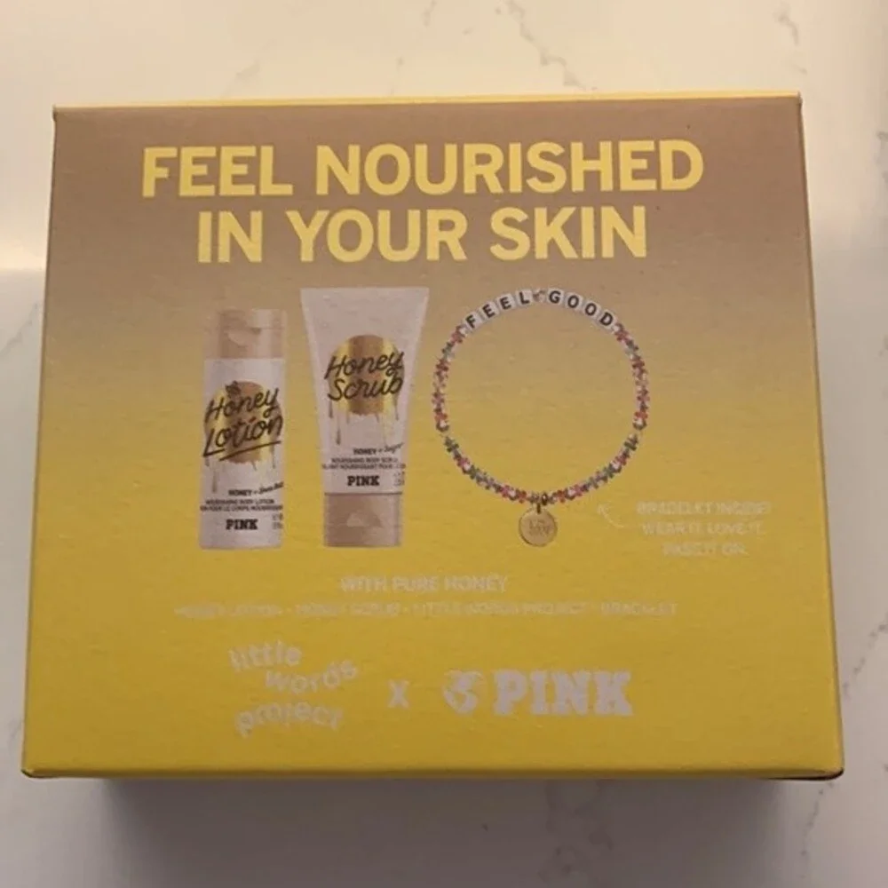 NWT PINK Feel Nourished in Your Skin Set